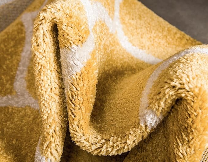 Rugs.com Lattice Frieze Collection Rug – 3' Round Yellow Medium Rug Perfect for Kitchens, Dining Rooms