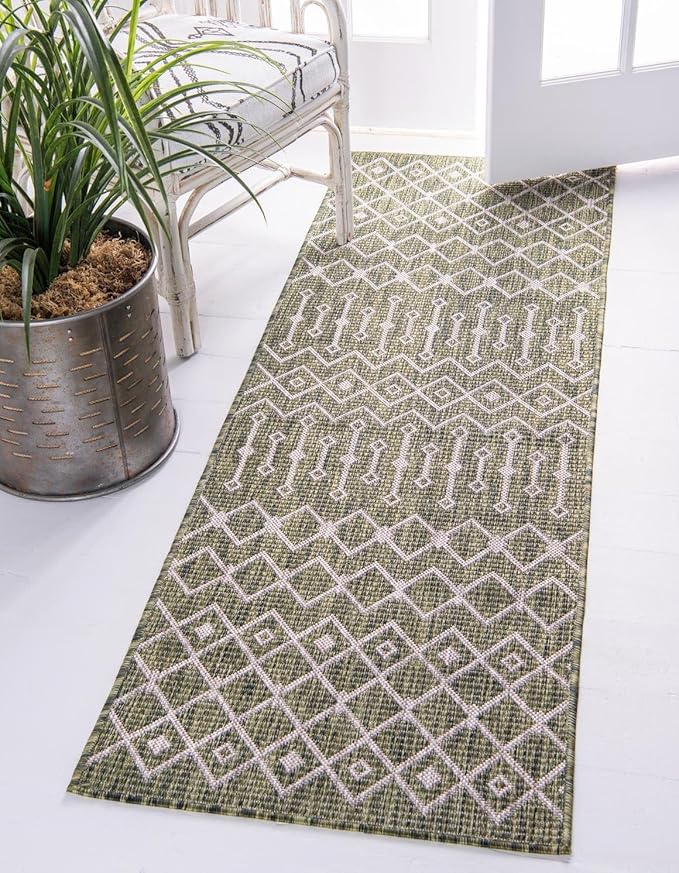 Unique Loom Outdoor Trellis Collection Area Rug - Tribal Trellis (2' 7" x 10' Runner Green/Natural)