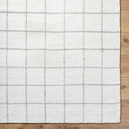Mark&Day Wool Rugs, 6x9 Ishaq Cottage Off-White Area Rug, White Silver Carpet for Living Room, Bedroom or Kitchen (6' x 9')
