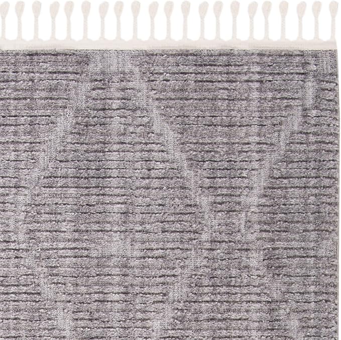 SAFAVIEH Marrakech Collection Accent Rug - 4' x 6', Grey, Moroccan Boho Tribal Tassel Design, Non-Shedding & Easy Care, Ideal for High Traffic Areas in Entryway, Living Room, Bedroom (MRK517F)