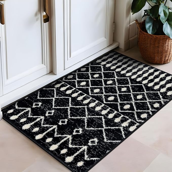 Rugshop Boho Black and White Tribal Area Rug – Geometric Diamond and Stripe Pattern Carpet for Living Room, Bedroom, or Entryway – Soft Modern Bohemian Floor Décor 2' 3" x 4' Black