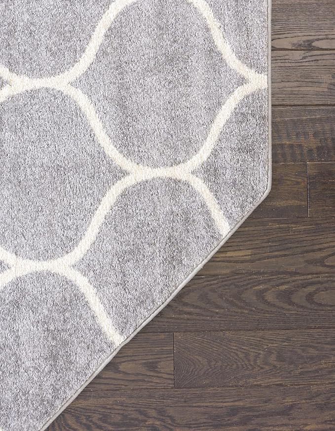 Rugs.com Lattice Frieze Collection Rug – 5' Octagon Light Gray Medium Rug Perfect for Living Rooms, Kitchens, Entryways