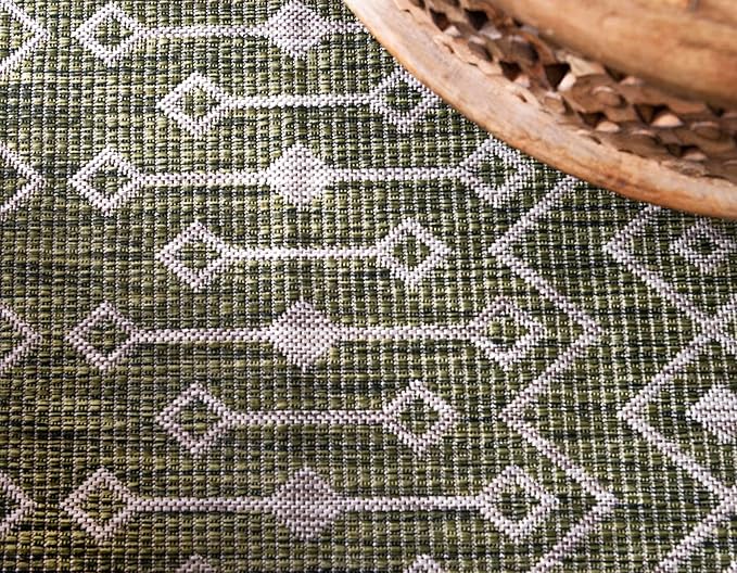 Unique Loom Outdoor Trellis Collection Area Rug - Tribal Trellis (4' 1" x 6' 1" Rectangle, Green/ Natural)