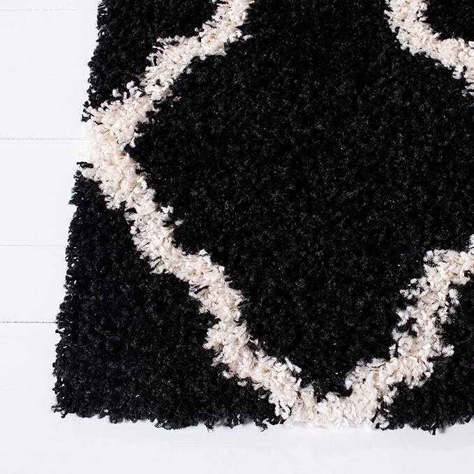 SAFAVIEH Dallas Shag Collection Runner Rug - 2'3" x 8', Black & Ivory, Trellis Design, Non-Shedding & Easy Care, 1.5-inch Thick Ideal for High Traffic Areas in Living Room, Bedroom (SGD257Z)