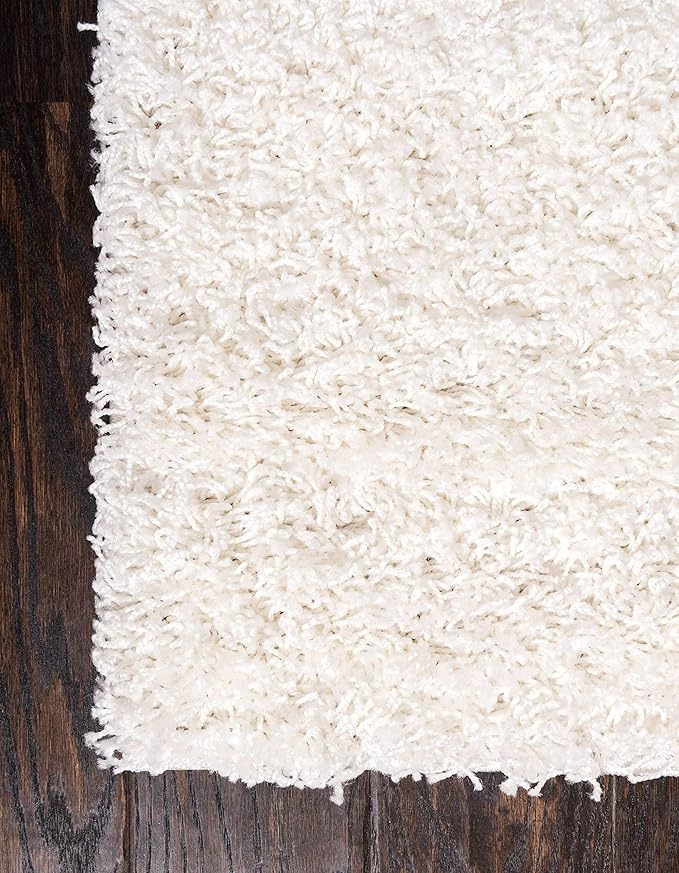 Unique Loom Solid Shag Collection Area Rug (7' 1" x 10' Rectangle, Snow White)
