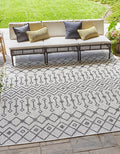 Unique Loom Outdoor Trellis Collection Area Rug - Tribal Trellis (7' 10" Square, Gray/ Black)