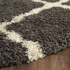 SAFAVIEH Dallas Shag Collection Area Rug - 6' Round, Dark Grey & Ivory, Trellis Design, Non-Shedding & Easy Care, 1.5-inch Thick Ideal for High Traffic Areas in Living Room, Bedroom (SGD257A)