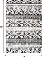 SAFAVIEH Area Rug 4x6 - Tulum Collection - Ivory & Black, Moroccan Boho Tribal Design, Non-Shedding & Easy to Clean, Ideal for Living Room, Bedroom, Dining Space (TUL272B)