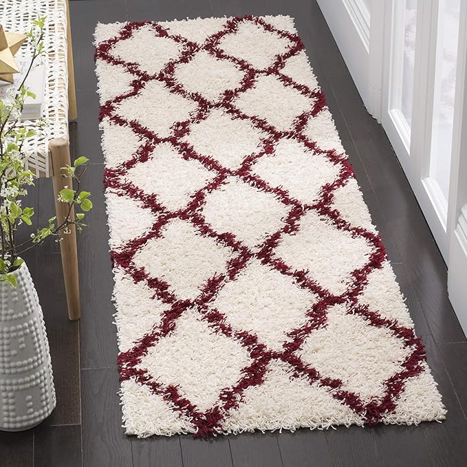 SAFAVIEH Dallas Shag Collection Runner Rug - 2'3" x 8', Ivory & Red, Trellis Design, Non-Shedding & Easy Care, 1.5-inch Thick Ideal for High Traffic Areas in Living Room, Bedroom (SGD257R)
