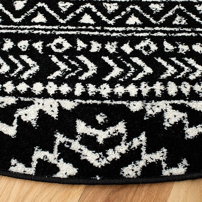 SAFAVIEH Tulum Collection Area Rug - 5' Round, Black & Ivory, Moroccan Boho Tribal Design, Non-Shedding & Easy to Clean, Ideal for Living Room, Bedroom, Dining Space (TUL272Z)
