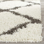 SAFAVIEH Dallas Shag Collection Area Rug - 6' Square, Ivory & Dark Grey, Trellis Design, Non-Shedding & Easy Care, 1.5-inch Thick Ideal for High Traffic Areas in Living Room, Bedroom (SGD257H)
