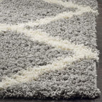 SAFAVIEH Dallas Shag Collection Area Rug - 4' Square, Grey & Ivory, Trellis Design, Non-Shedding & Easy Care, 1.5-inch Thick Ideal for High Traffic Areas in Living Room, Bedroom (SGD257G)