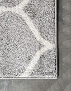 Rugs.com Lattice Frieze Collection Rug – 5' Square Light Gray Medium Rug Perfect for Living Rooms, Kitchens, Entryways