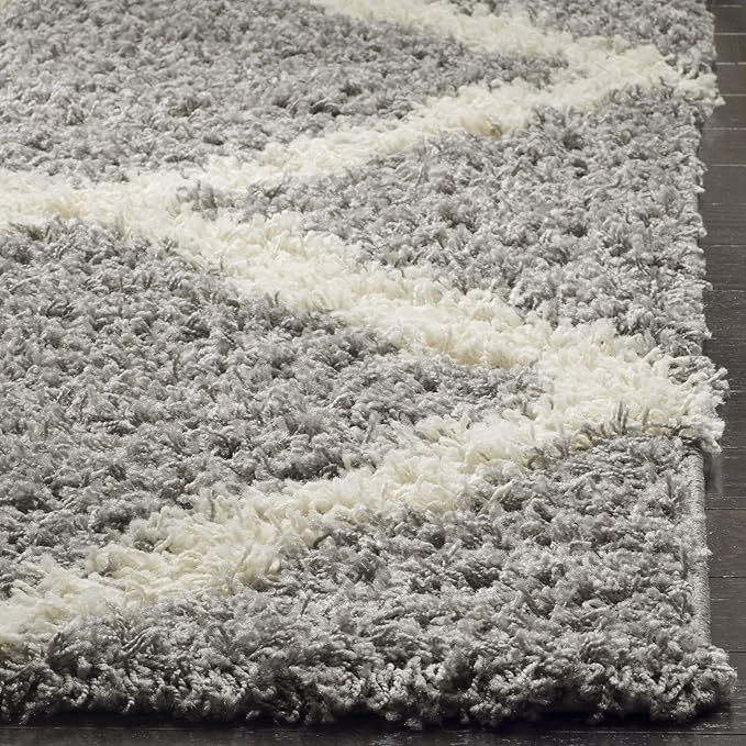 SAFAVIEH Dallas Shag Collection Runner Rug - 2'3" x 8', Grey & Ivory, Trellis Design, Non-Shedding & Easy Care, 1.5-inch Thick Ideal for High Traffic Areas in Living Room, Bedroom (SGD257G)
