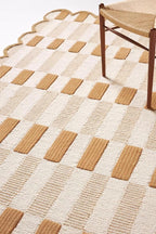 Hand-Tufted Wool Area Rug with Scalloped Edges, Neutral Beige Plaid Pattern, Cozy Soft Accent Rug for Living Room, Bedroom, and Nursery, Handmade Decorative Carpet, 7x7 Ft (Round)