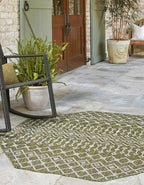 Unique Loom Outdoor Trellis Collection Area Rug - Tribal Trellis (7' 10" Octagon, Green/ Natural)