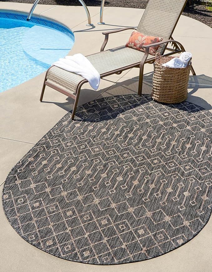 Unique Loom Outdoor Trellis Collection Area Rug - Tribal Trellis (5' 3" x 8' Oval, Charcoal Gray/ Natural)
