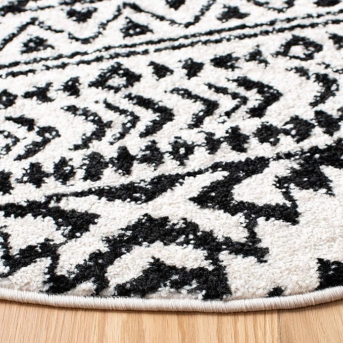 SAFAVIEH Tulum Collection Area Rug - 5' Round, Ivory & Black, Moroccan Boho Tribal Design, Non-Shedding & Easy to Clean, Ideal for Living Room, Bedroom, Dining Space (TUL272B)