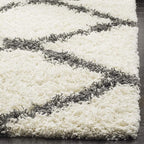 SAFAVIEH Dallas Shag Collection Accent Rug - 3' x 5', Ivory & Dark Grey, Trellis Design, Non-Shedding & Easy Care, 1.5-inch Thick Ideal for High Traffic Areas in Foyer, Living Room, Bedroom (SGD257H)