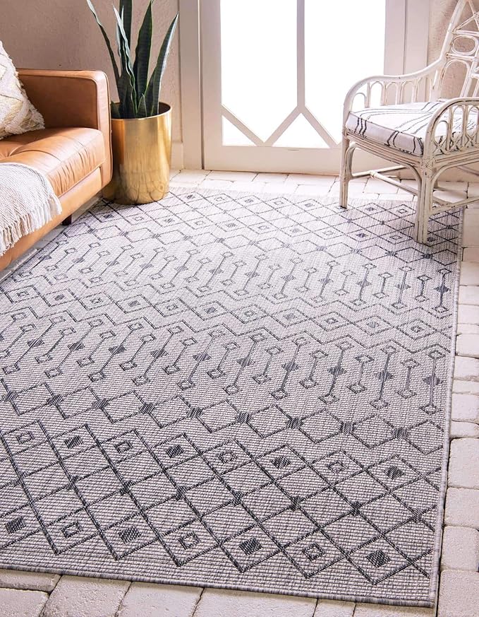 Unique Loom Outdoor Trellis Collection Area Rug - Tribal Trellis (10' x 13' 1" Rectangle, Gray/ Black)
