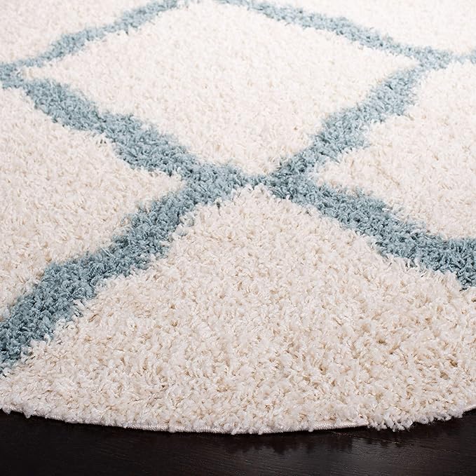SAFAVIEH Dallas Shag Collection Area Rug - 4' Round, Ivory & Light Blue, Trellis Design, Non-Shedding & Easy Care, 1.5-inch Thick Ideal for High Traffic Areas in Living Room, Bedroom (SGD257J)