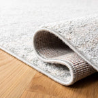 SAFAVIEH Area Rug 6x9 - Tulum Collection - Light Grey & Ivory, Moroccan Boho Tribal Design, Non-Shedding & Easy to Clean, Ideal for Living Room, Bedroom, Dining Space (TUL272F)