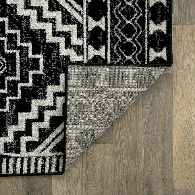 Rugshop Southwestern Black and White Tribal Area Rug – Geometric Diamond Pattern Carpet for Living Room, Bedroom, or Entryway – Boho Rustic Soft Floor Decor 2' x 3' Black