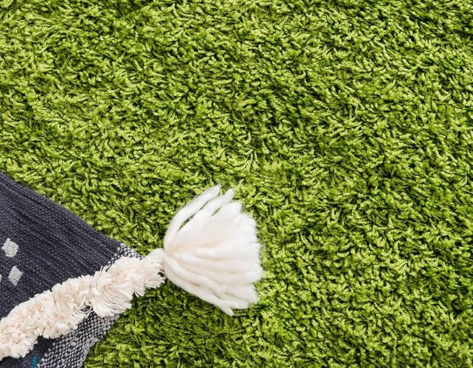 Unique Loom Solid Shag Collection Area Rug (2' x 6' 5" Runner, Grass Green)