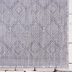 Unique Loom Outdoor Trellis Collection Area Rug - Tribal Trellis (3' 3" x 5' 3" Rectangle, Gray/ Black)