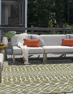 Unique Loom Outdoor Trellis Collection Area Rug - Tribal Trellis (7' 10" Square, Green/ Natural)