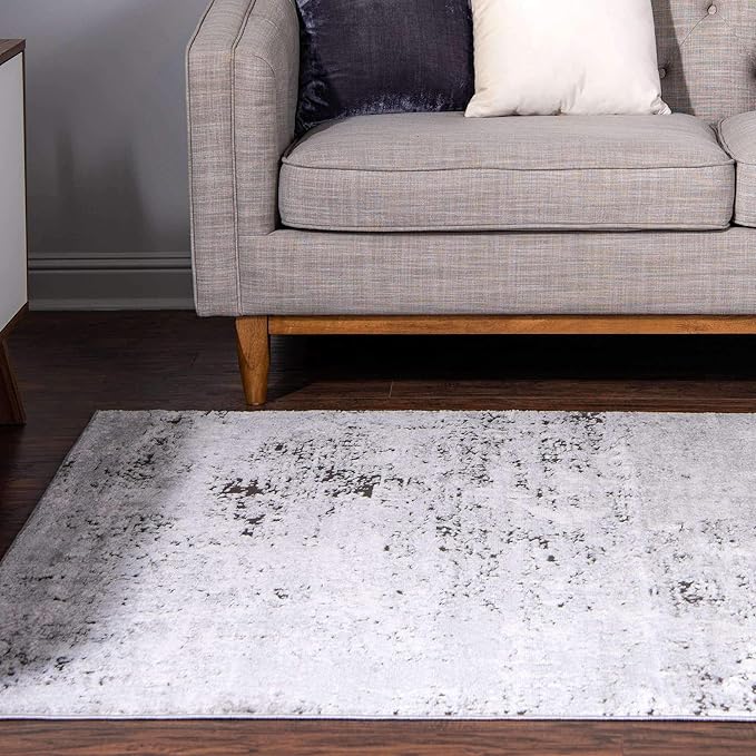 Rugs.com Leipzig Collection Area Rug – 5X8 Grey Low-Pile Rug Perfect for Bedrooms, Dining Rooms, Living Rooms