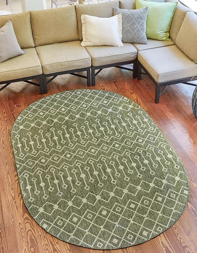 Unique Loom Outdoor Trellis Collection Area Rug - Tribal Trellis (5' 3" x 8' Oval, Green/ Natural)