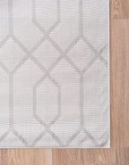 Marilyn Monroe Glam Collection Area Rug - Trellis (7'x 10' Rectangle, White Silver/ Silver)