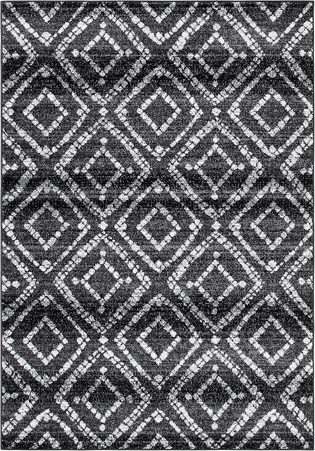 SAFAVIEH Adirondack Collection Area Rug - 5'1" x 7'6", Black & Ivory, Modern Diamond Distressed Design, Non-Shedding & Easy Care, Ideal for High Traffic Areas in Living Room, Bedroom (ADR131A)