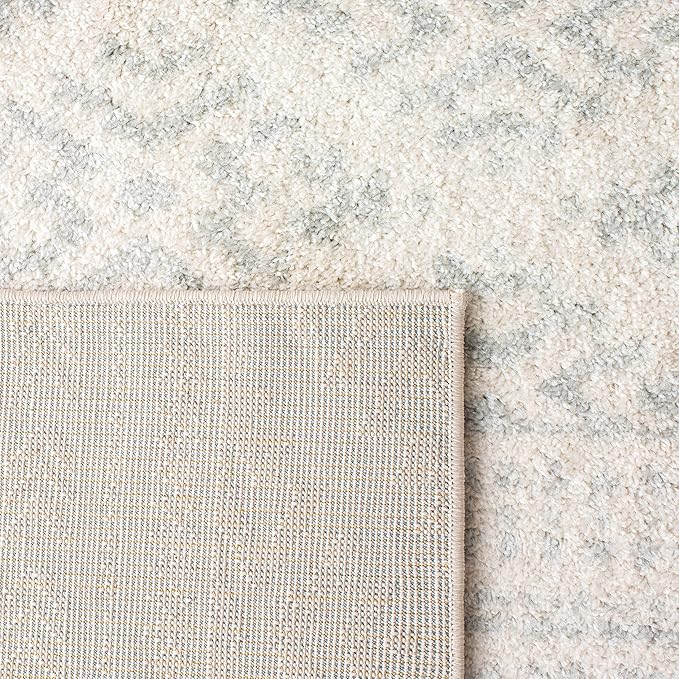 SAFAVIEH Area Rug 3x5 - Tulum Collection - Ivory & Light Grey, Moroccan Boho Tribal Design, Non-Shedding & Easy to Clean, Ideal for Entryway, Foyer, Accent Space, Bedroom (TUL272G)
