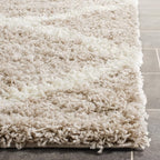 SAFAVIEH Dallas Shag Collection Runner Rug - 2'3" x 20', Beige & Ivory, Trellis Design, Non-Shedding & Easy Care, 1.5-inch Thick Ideal for High Traffic Areas in Living Room, Bedroom (SGD257D)