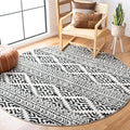 SAFAVIEH Tulum Collection Area Rug - 3' Round, Ivory & Black, Moroccan Boho Tribal Design, Non-Shedding & Easy to Clean, Ideal for Entryway, Foyer, Accent Space, Bedroom (TUL272B)