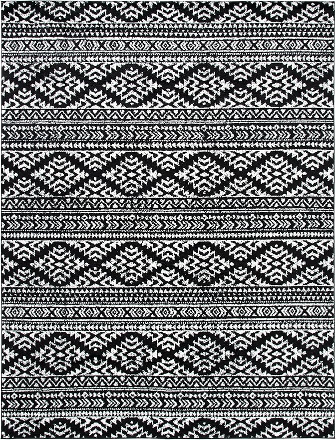 SAFAVIEH Area Rug 9x12 - Tulum Collection - Large - Black & Ivory, Moroccan Boho Tribal Design, Non-Shedding & Easy to Clean, Ideal for Living Room, Bedroom, Dining Space (TUL272Z)