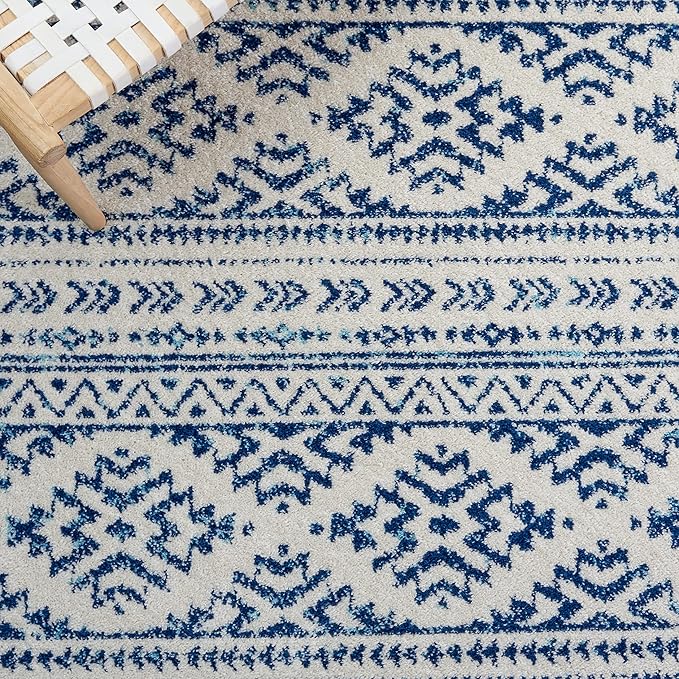SAFAVIEH Area Rug 3x5 - Tulum Collection - Ivory & Navy, Moroccan Boho Tribal Design, Non-Shedding & Easy to Clean, Ideal for Entryway, Foyer, Accent Space, Bedroom (TUL272D)
