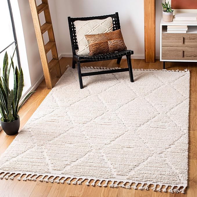 SAFAVIEH Marrakech Collection Area Rug - 5'3" x 7'6", Beige, Moroccan Boho Tribal Tassel Design, Non-Shedding & Easy Care, Ideal for Living Room, Bedroom (MRK517C)