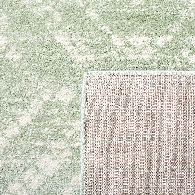 SAFAVIEH Adirondack Collection Area Rug - 5'1" x 7'6", Green & Ivory, Modern Diamond Distressed Design, Non-Shedding & Easy Care, Ideal for High Traffic Areas in Living Room, Bedroom (ADR131Y)