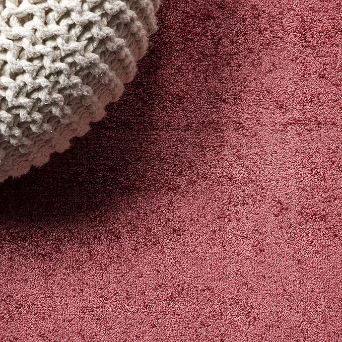 JONATHAN Y Haze Solid Low-Pile Red 6x9 Oval Indoor Area Rug, Coastal,Bohemian,Minimalist,Classic, Easy-Cleaning for Living Room,Bedroom,Kitchen,Pet Friendly,Non-Shedding (SEU100E-6OV)