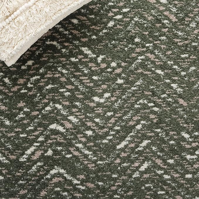 SAFAVIEH Adirondack Collection Area Rug - 6' Square, Dark Green & Ivory, Chevron Design, Non-Shedding & Easy Care, Ideal for High Traffic Areas in Living Room, Bedroom, Dining (ADR104Y-6SQ)