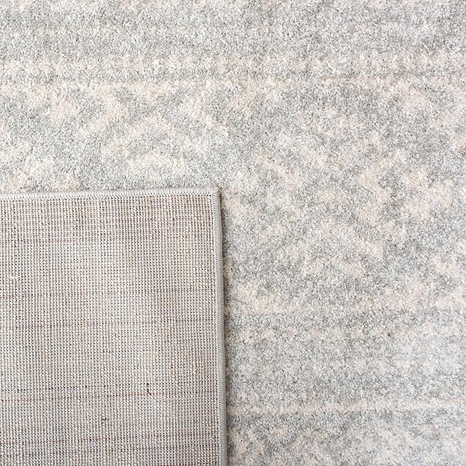 SAFAVIEH Area Rug 3x5 - Tulum Collection - Light Grey & Ivory, Moroccan Boho Tribal Design, Non-Shedding & Easy to Clean, Ideal for Entryway, Foyer, Accent Space, Bedroom (TUL272F)