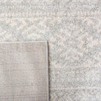 SAFAVIEH Tulum Collection Area Rug - 8' Round, Light Grey & Ivory, Moroccan Boho Tribal Design, Non-Shedding & Easy to Clean, Ideal for Living Room, Bedroom, Dining Space (TUL272F)