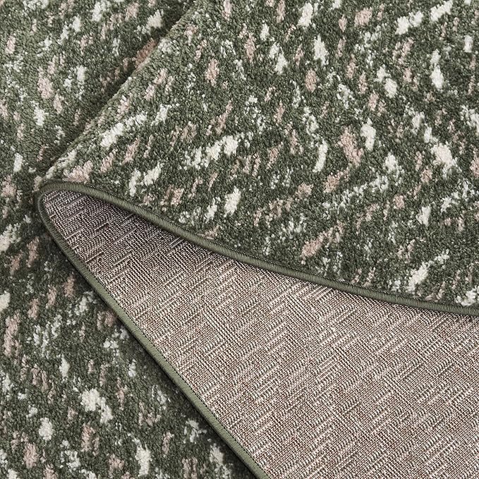 SAFAVIEH Adirondack Collection Area Rug - 5'1" x 7'6", Dark Green & Ivory, Chevron Design, Non-Shedding & Easy Care, Ideal for High Traffic Areas in Living Room, Bedroom, Dining (ADR104Y-5)