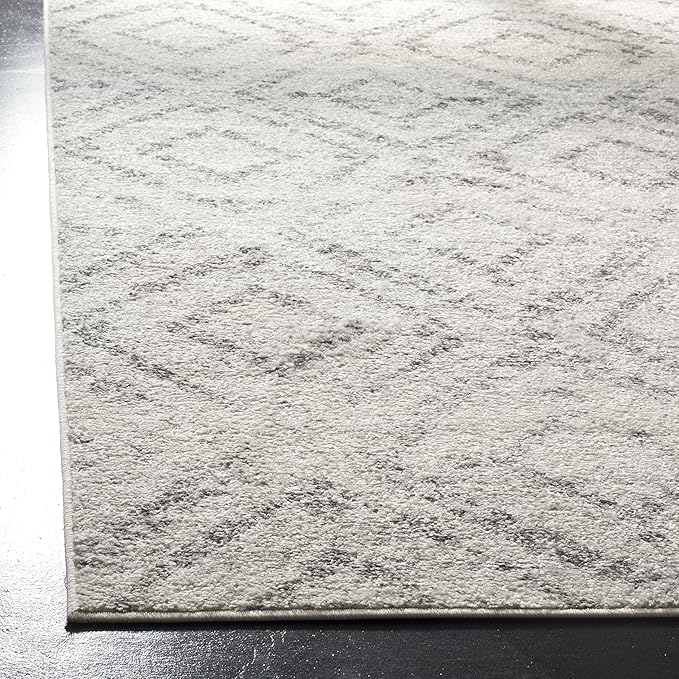 SAFAVIEH Area Rug 8x10 - Adirondack Collection - Large - Light Grey & Grey, Geometric Trellis Pattern, Non-Shedding & Easy Cleaning, Ideal for Living Room, Bedroom, Office, Dining Space (ADR131C)