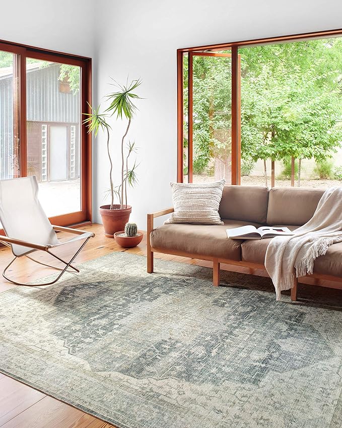 Loloi Skye Collection SKY-12 Charcoal/Dove 6'-0" x 6'-0" Round Area Rug