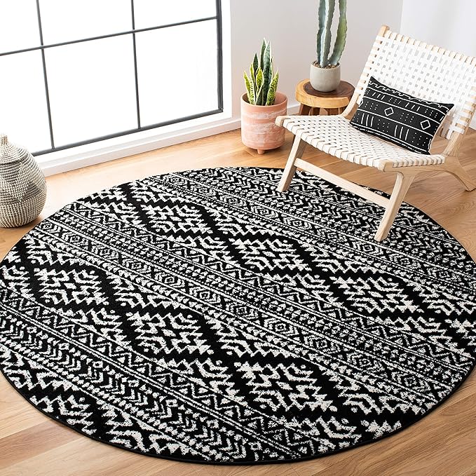 SAFAVIEH Tulum Collection Area Rug - 5' Round, Black & Ivory, Moroccan Boho Tribal Design, Non-Shedding & Easy to Clean, Ideal for Living Room, Bedroom, Dining Space (TUL272Z)