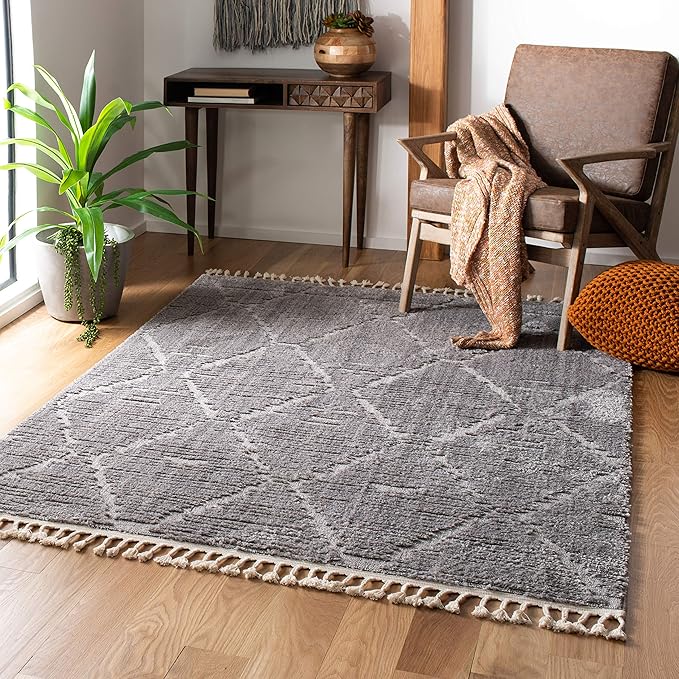 SAFAVIEH Marrakech Collection Area Rug - 5'3" x 7'6", Grey, Moroccan Boho Tribal Tassel Design, Non-Shedding & Easy Care, Ideal for High Traffic Areas in Living Room, Bedroom (MRK517F)